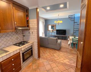 ROSSI HOUSE Apartment - Bright, spacious apartment with rooftop terrace, 150 mt from the beach and just steps from train station - Anzio Sacro Cuore - Anzio - 0