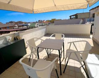 ROSSI HOUSE Apartment - Bright, spacious apartment with rooftop terrace, 150 mt from the beach and just steps from train station - Anzio Sacro Cuore - Anzio - 9