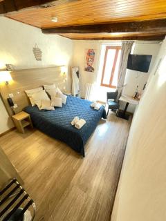 Hôtel Du Cheval Blanc Barcelonnette - 8