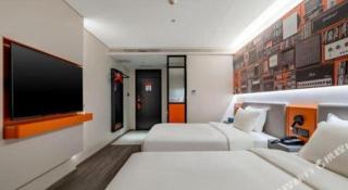 7 Days Inn Baoding Railway Station - Baoding - 7