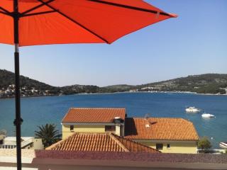 Apartments Perina - Tisno - 0