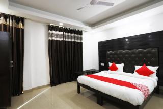 Collection O Tipsyy Inn 014 - Gurgaon - 1