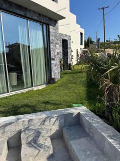 5 bedrooms 5 bathrooms LUXURY House with pool - 6