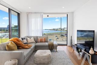 Harbour Towers, Newcastle's Elite Apartment Stays, Free Parking & Tram Access - Newcastle - 6