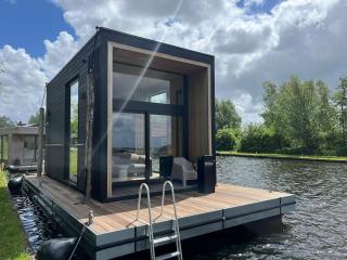 Boutique Houseboat Stay Romantic Getaway for Two - Monnickendam - 7
