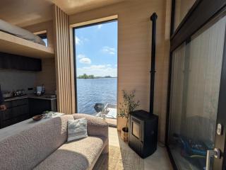 Boutique Houseboat Stay Romantic Getaway for Two - Monnickendam - 1