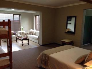 Sunshine Lodge - Jeffreys Bay - 3