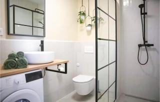 Awesome Apartment In Split With Wifi - Split - 3