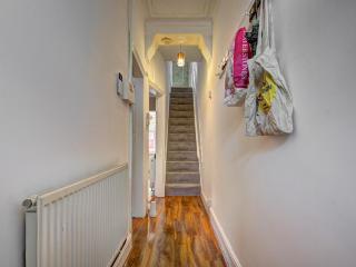 Pass the Keys Modern Two Bedroom Home by Levenshulme Station - Manchester - 5
