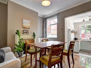 Pass the Keys Modern Two Bedroom Home by Levenshulme Station - Manchester - 1