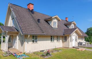 Awesome Home In Bjärnum With House A Panoramic View - Bjärnum - 1