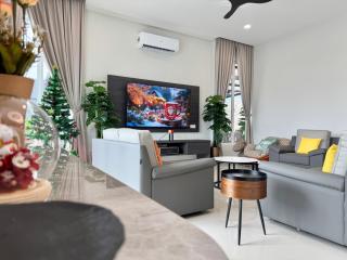 Private Pool Retreat, Langkawi Villa w/ Karaoke by Zervin - 8