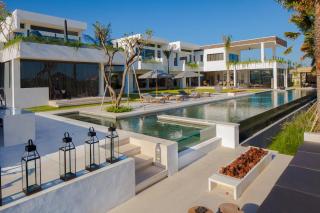 Luxury 5BR Canggu Villa with Private Pool, Rice Fields View & Beach Nearby - The Palm House - Canggu - 0