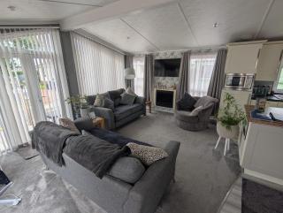 A and C Lodge Plot 21 2 double bedrooms PLOT 21 With HOT TUB 1 pet only No Commercial Vans 4pm check in - High Hesket - 8
