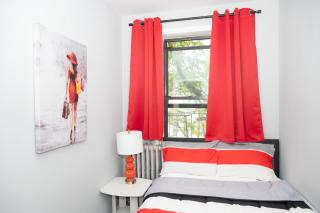 Ruby Room at Brighton Beach 2-Min Walk to Ocean & Subway Chic Stay - 9