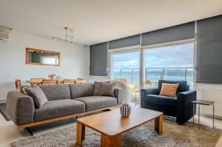 Bosphorus View Gem - 3 Large Bedrooms - 2 Baths & Balcony in Prime Location - Istanbul - 0