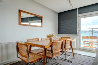 Bosphorus View Gem - 3 Large Bedrooms - 2 Baths & Balcony in Prime Location - Istanbul - 1