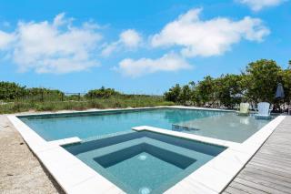 Beachfront Bungalow - Holmes Beach - 6
