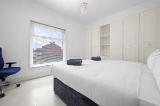 Two Bedroom House by Brookland Stays Serviced Accommodation Short Lets Manchester with Free WiFi - 1