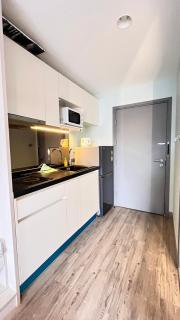 Calm & Cozy Condo Close to Beach and Mall With Washing Machine & Smart TV B20 - 5