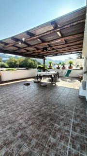 Sunny Terrace Retreat - 4