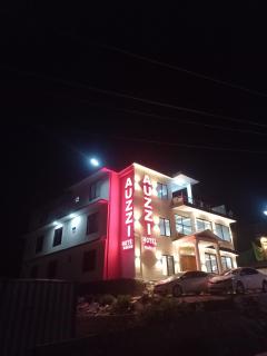 Auzzi Hotel Naran - Nārān - 9