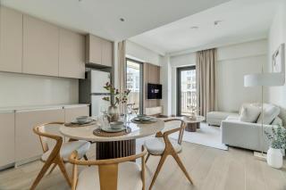 1-Bed at Creek Beach with Pool, Gym and Balcony - 5