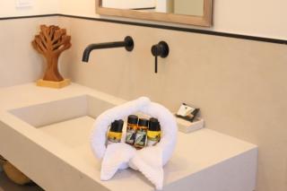 La Mer Bleue Beachfront Boutique Apartments - Vrachati - 9