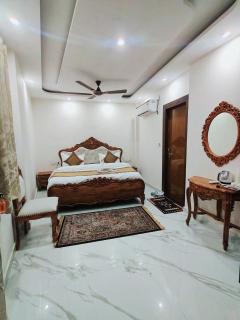 Hotel Royal Shantii Inn - 4