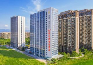 Vienna Classic Hotel Kunming Dianchi International Convention and Exhibition Center Vanke Feicui Riverside Branch - Kunming - 0