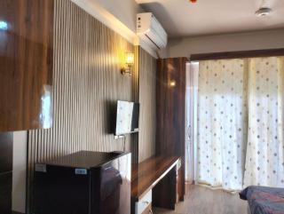 luxury apartment -paramount - Greater Noida - 5