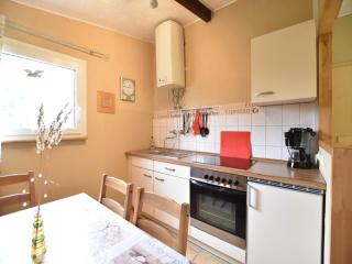 Quaint Bungalow near Insel Poel with Garden - Poel - 9
