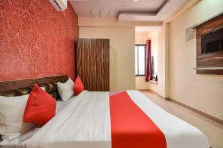 Super OYO 70183 Sai Kripa Lodging - 4
