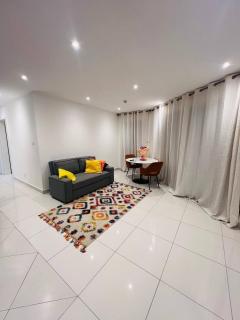 Cozy Apartment at Loxwood House - Accra - 6