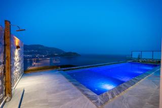 Deniz Manzaralı Geniş Tatil Villası - Kaş - 7