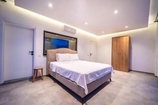Deniz Manzaralı Geniş Tatil Villası - Kaş - 6