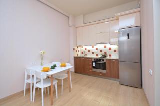 Komitas Cozy Modern Apartment with Balcony - Erevan - 9