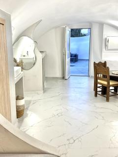 Cave Crafted Suites - Fira - 7