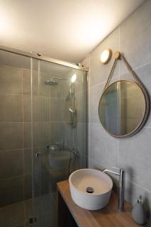 Villa Flora-8 min walk from Fira - Fira - 3