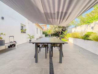 Villa contemporaine, 5 voyageurs avec piscine, jardin et proche du bord de mer - Saint-Raphaël - 6