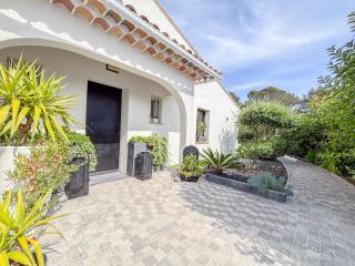 Villa contemporaine, 5 voyageurs avec piscine, jardin et proche du bord de mer - Saint-Raphaël - 2