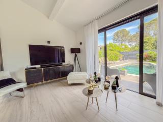 Villa contemporaine, 5 voyageurs avec piscine, jardin et proche du bord de mer - Saint-Raphaël - 1
