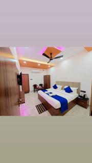 Hotel The R L Palace - "A Luxurious Hotel" 900 Meters From Ram Mandir Ayodhya - Ayodhya - 1
