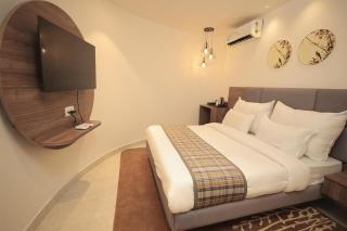 The Elegance - Ratia - 9