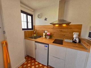 Lidia 1 Apartment, 1st line beach, 1 bedroom 1Bath - 6
