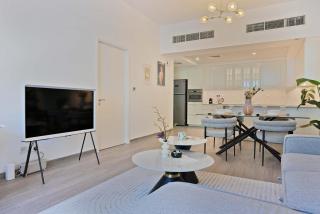 Air Homes - Stylish Urban Living in a Modern 1BR - 5