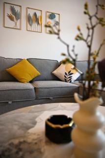 Air Homes - Stylish Urban Living in a Modern 1BR - 8