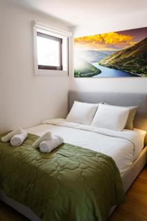 Lighthouse by MyMoradia I Vue & Élégance à Porto - 7