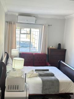 Creekside Guest House Middelburg - Middelburg - 5