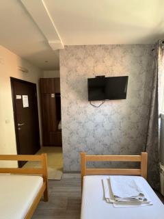 Apartments and Rooms L E F T RIVER Belgrade - Belgrado - 1
